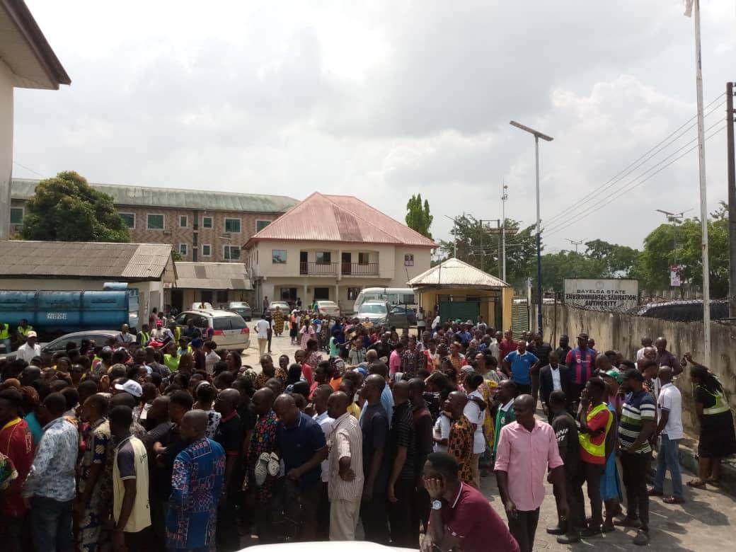 Hon. Timothy Diekivie Itiedu gifts BAYELSA STATE  ENVIRONMENTAL SANITATION AUTHORITY SMILES HOME WITH CHRISTMAS PACKAGE